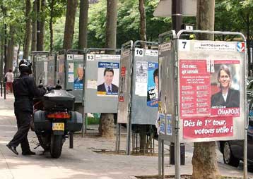 Δεξιό κόμμα επιθυμεί να δει στην εξουσία το 54% των Γάλλων ψηφοφόρων