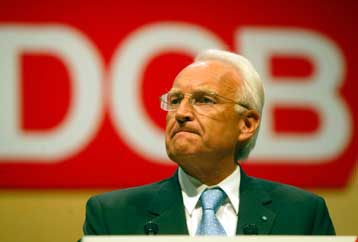 Ο Στόιμπερ αρνείται τις κατηγορίες για παράνομες δωρεές προς την CSU