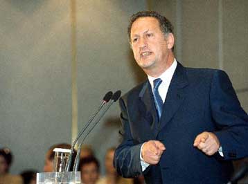 Συσπείρωση των στελεχών του ΠΑΣΟΚ και ανατροπή ζητά ο Κ.Σκανδαλίδης