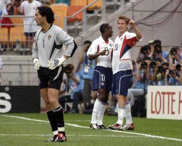 Οι ΗΠΑ νίκησαν 3-2 την Πορτογαλία και μπήκαν στο κόλπο