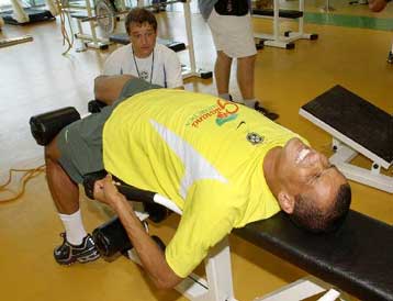 Συνηθίζεται το θέατρο στο ποδόσφαιρο, απολογείται ο Ριβάλντο