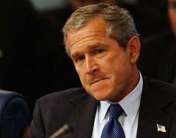 «Ανέκδοτο» αποκάλεσε τον Μπους ανώτατος αξιωματικός της Πολεμικής Αεροπορίας των ΗΠΑ