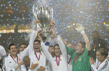 Αλλάζει μορφή το Κύπελλο UEFA, μπαίνουν όμιλοι