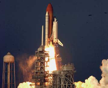 Σε πορεία προς τον Διεθνή Διαστημικό Σταθμό το Endeavour, με μια εβδομάδα καθυστέρηση