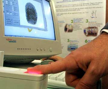 Τα αποτυπώματα θα αποτελέσουν απαραίτητο «διαβατήριο» για την είσοδο στις ΗΠΑ