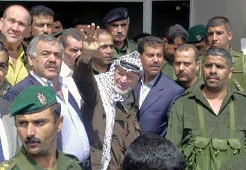 Κάνουμε ό,τι μπορούμε για να θέσουμε τέρμα στις επιθέσεις, υποστηρίζει ο Αραφάτ