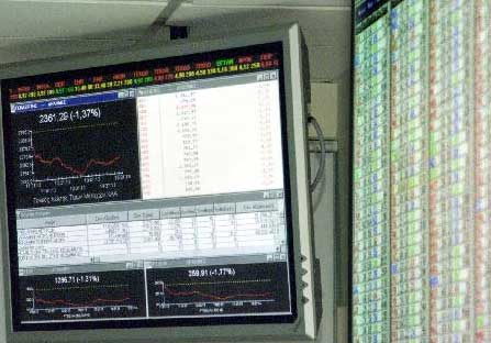 Κάτω από τις 2.300 μονάδες υποχωρεί το ΧΑΑ την Παρασκευή