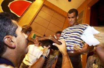 Δεν αλλάζει τη Μπαρτσελόνα ούτε για τη Λάτσιο ο Ριβάλντο