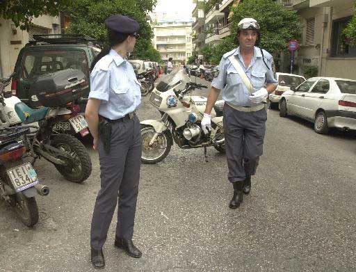 Έρευνα για το επεισόδιο έξω από την οικία Σημίτη – Ποινική δίωξη κατά του δράστη