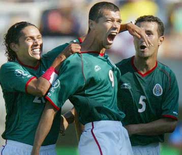 Το Μεξικό κέρδισε 2-1 το Εκουαδόρ και ονειρεύεται τη δεύτερη φάση του Μουντιάλ