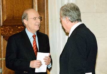 Όλα τα ενδεχόμενα ανοιχτά στη συνάντηση Κώστα Σημίτη – Αλέκου Παπαδόπουλου