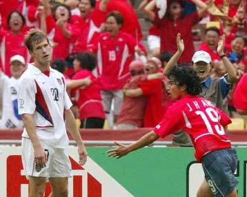 Ισόπαλες 1-1 Νότιος Κορέα και ΗΠΑ, ζωντανές στο παιχνίδι της πρόκρισης