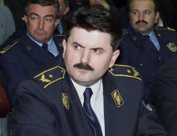 Νεκρός από σφαίρες αγνώστων ο επικεφαλής της σερβικής αστυνομίας επί Μιλόσεβιτς