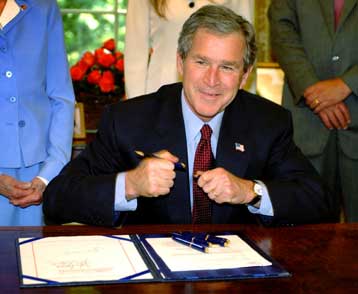 Αγωγή βουλευτών κατά Μπους για την αποχώρηση από την Αντιβαλλιστική Συνθήκη του 1972