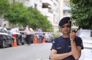 Ασφαλής χώρα η Ελλάδα, ανασφαλείς πολίτες οι Έλληνες σύμφωνα με έρευνα