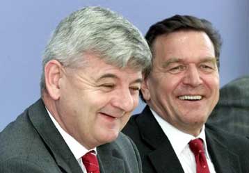 «Καθόλου εύκολη» η επίλυση του ζητήματος του ευρωστρατού, παραδέχεται η Γερμανία