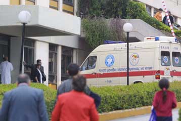 Πέντε παιδιά τραυματίστηκαν από σύγκρουση σχολικού λεωφορείου με ΙΧ στην Ν.Κηφισιά