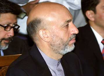 Επεισοδιακή η «εκλογή» του Χαμίντ Καρζάι στην προεδρία του Αφγανιστάν