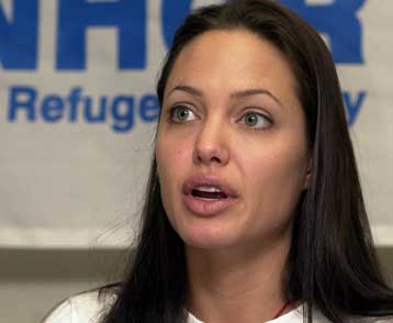 Ρούχα της Μελίνας Μερκούρη και άλλα αντικείμενα σε δημοπρασία υπέρ των προσφύγων