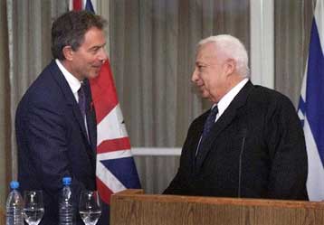 Στη Βρετανία ο Αριέλ Σαρόν, με τη στήριξη των ΗΠΑ στις «αποσκευές» του