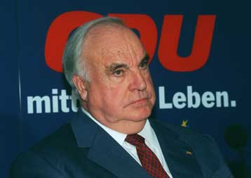 Πρόστιμο 21 εκατ. ευρώ καλείται να πληρώσει η CDU για τις παράνομες χρηματοδοτήσεις