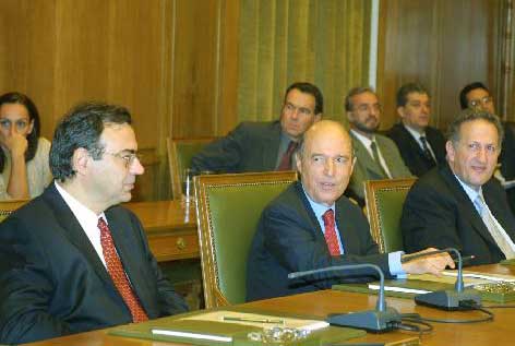 Η πραγματική σύγκλιση επί τάπητος στο Υπουργικό Συμβούλιο