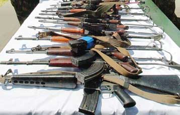 Πρώτη στις εξαγωγές όπλων για το 2001 η Ρωσία