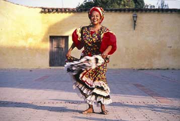 Τρεις ημέρες μουσική από όλο τον πλανήτη στο 2ο Φεστιβάλ WOMAD της Αθήνας