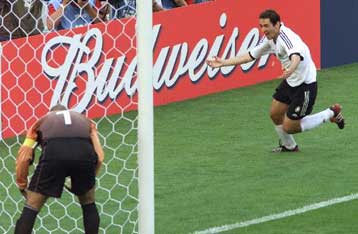 Πρόκριση της… τελευταίας στιγμής πήρε η Γερμανία, 1-0 την Παραγουάη