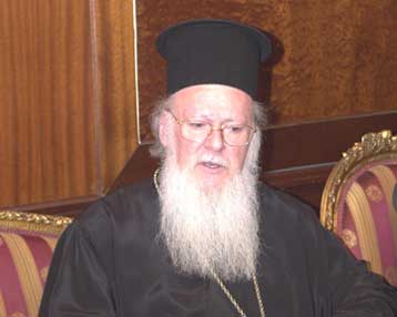 Με τιμές αρχηγού κράτους υποδέχθηκε η Κρήτη τον Οικουμενικό Πατριάρχη