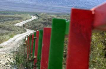 Ξεκίνησαν οι εργασίες κατασκευής του τείχους για τον αποκλεισμό παλαιστινιακών εδαφών