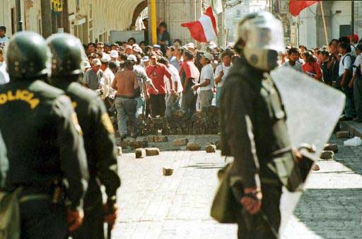 Σε κατάσταση εκτάκτου ανάγκης η δεύτερη μεγαλύτερη πόλη του Περού λόγω ταραχών