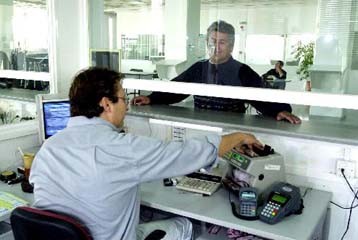 Έλεγχοι στα νησιά και εκκαθάριση των δηλώσεων, οι καλοκαιρινοί στόχοι της Εφορίας