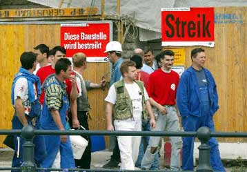 Οι Γερμανοί οικοδόμοι απεργούν για πρώτη φορά από το Β΄Παγκόσμιο Πόλεμο