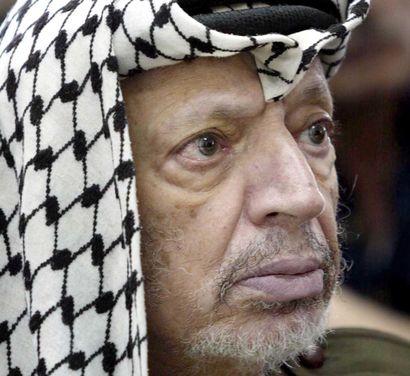 Κατήγγειλε την ανέγερση διαχωριστικού τείχους στη Δυτική Όχθη ο Γιασέρ Αραφάτ