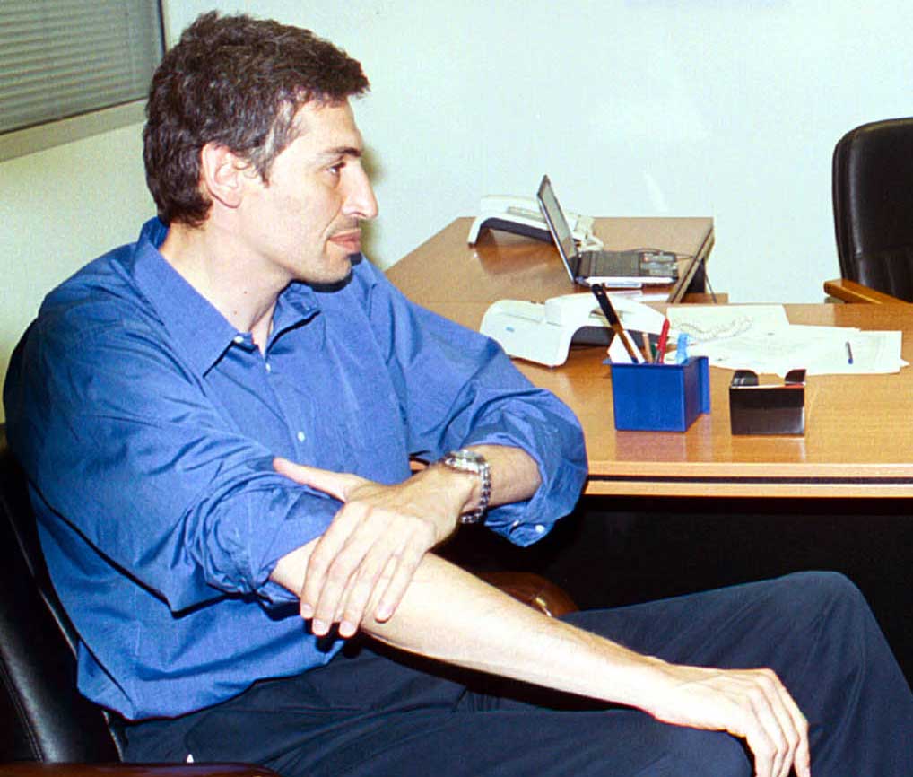 Έκρηξη στο πολιτικό γραφείο του Παναγιώτη Φασούλα, στον Πειραιά