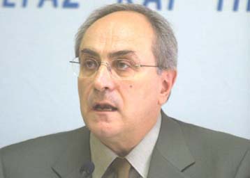 «Η κυβέρνηση είχε υποσχεθεί άλματα, τώρα σέρνει τα βήματά της» λέει ο πρόεδρος του ΣΥΝ