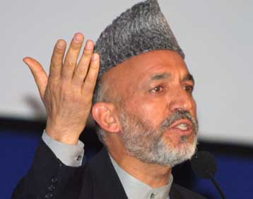 Τη δημιουργία επιτροπών για την επίλυση των προβλημάτων προτείνει ο Καρζάι