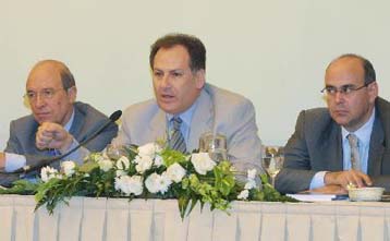 Στη συνάντηση της κυβερνητικής επιτροπής επικοινωνίας τα εσωκομματικά του ΠΑΣΟΚ