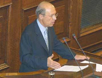 Νέα εποχή για την κοινωνική ασφάλιση, δηλώνει ο Κ.Σημίτης στη Βουλή για το ασφαλιστικό