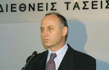 Την κατάργηση εκπτώσεων και τεκμηρίων διαβίωσης προωθεί το υπουργείο Οικονομίας