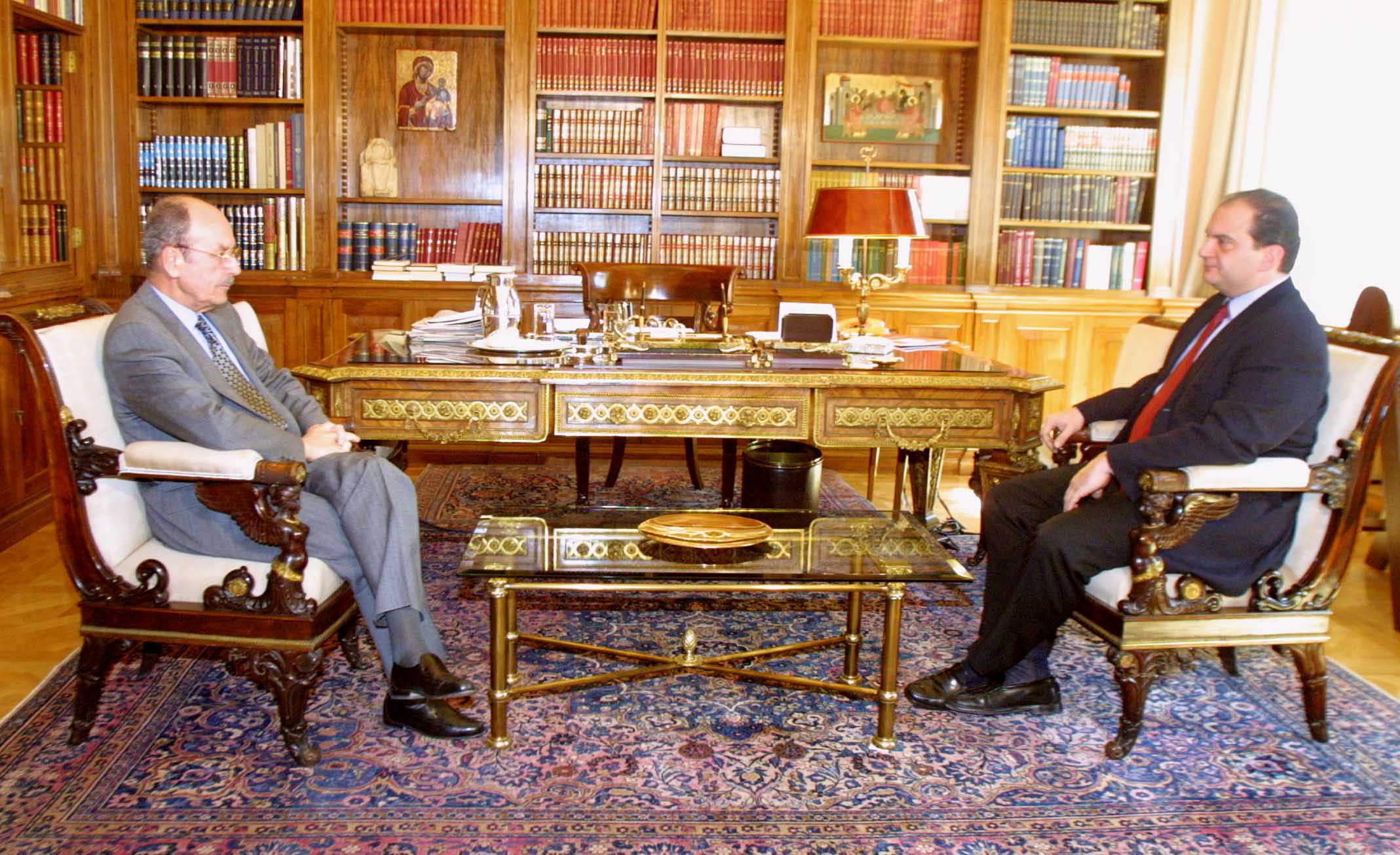 «Όχι» σε λύσεις – πακέτο στα εθνικά θέματα λέει ο Κώστας Καραμανλής