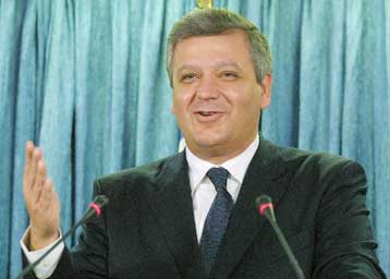 Ανοιχτά όλα τα ενδεχόμενα για τον ευρωστρατό στη Σύνοδο Κορυφής της Σεβίλλης