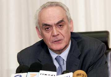 Στο «μικροσκόπιο» του ΥΠΑΝ τα «ψιλά γράμματα» των τραπεζικών συμβάσεων