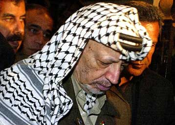 Πλήρη τερματισμό των επιθέσεων ζητά από τον παλαιστινιακό λαό ο Αραφάτ