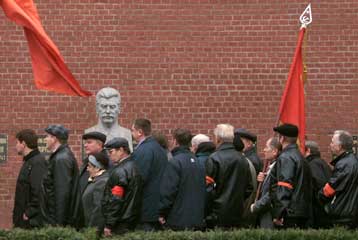 Κόμμα Νεοκομμουνιστών ίδρυσε στη Μόσχα ο εγγονός του Λεονίντ Μπρέζνιεφ