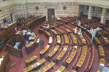 Ψηφίστηκε και τυπικά κατά πλειοψηφία το νομοσχέδιο της κυβέρνησης για το ασφαλιστικό