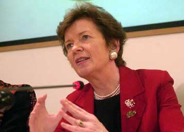 «Τα μέτρα για τη λαθρομετανάστευση, κίνδυνος για τα ανθρώπινα δικαιώματα»