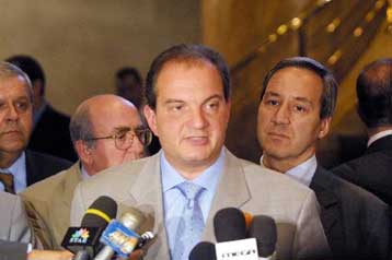 Το ζήτημα του ευρωστρατού επί τάπητος στη συνάντηση Καραμανλή – Αθνάρ