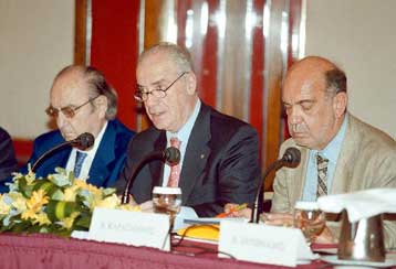 Δεν διανέμει μέρισμα για τη χρήση 2001 η ETBAbank